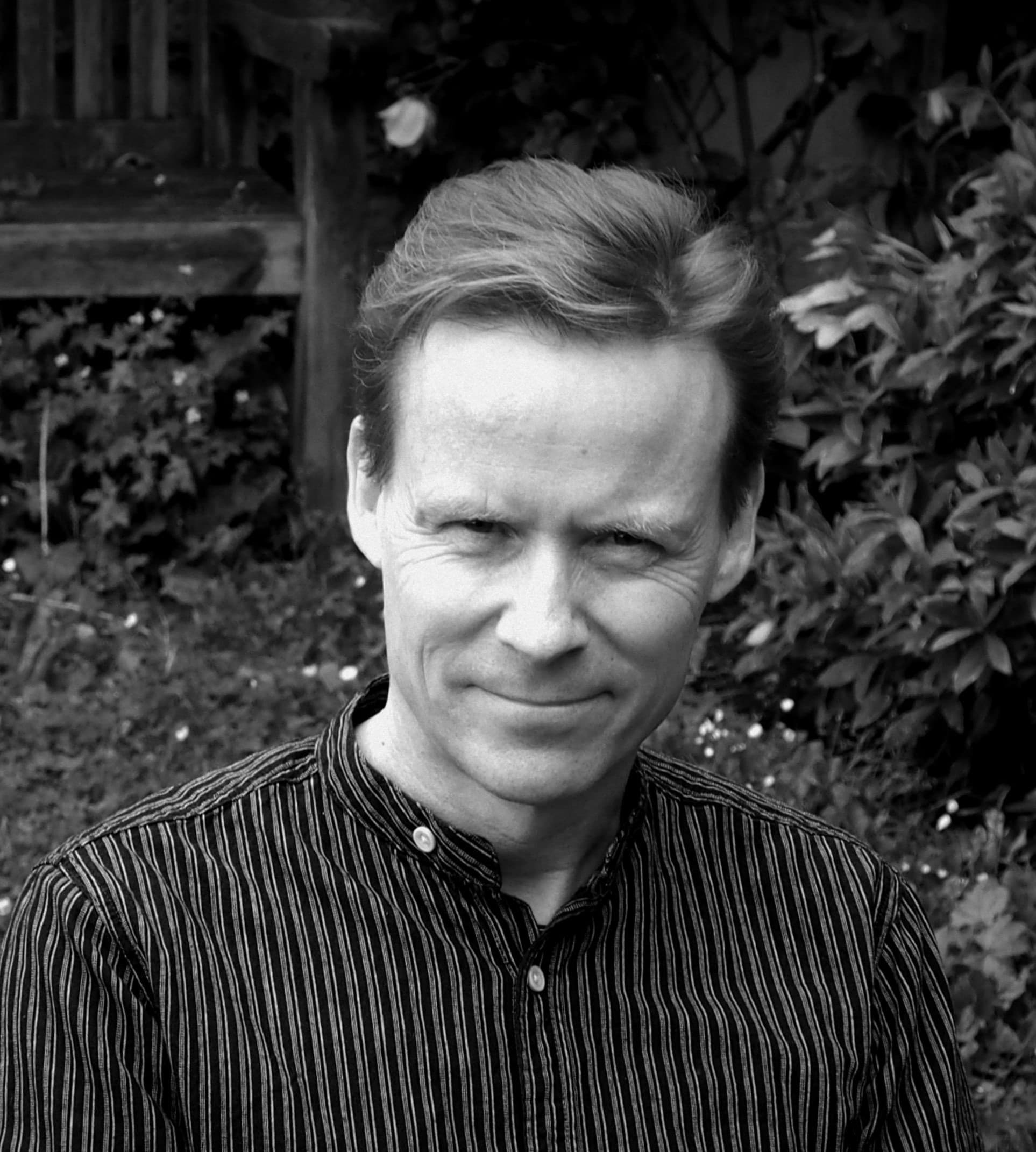 Andrew%20Lowe%20Bio%20Image